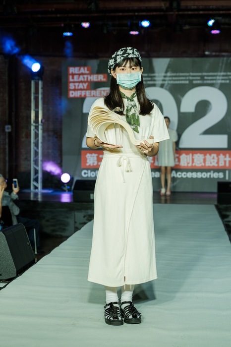 服經系學生參與皮革設計大賽榮獲10獎項