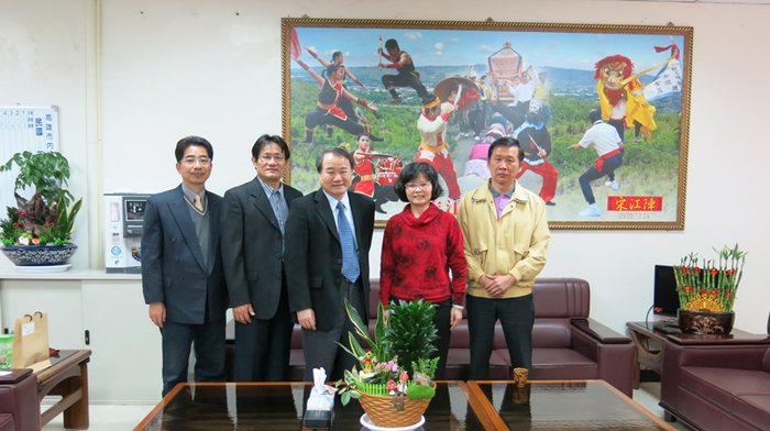 內門區新任區長楊娟華於102年12月23日正式上任