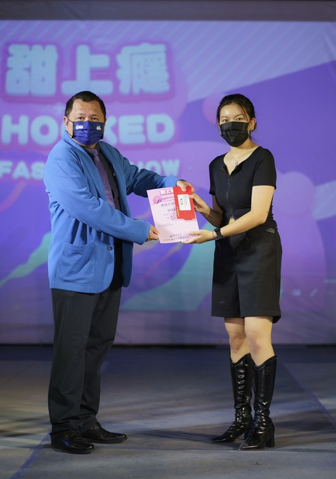 服飾設計與經營學系「甜上癮」Hooked服裝秀圖片