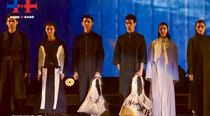 時尚系校友李享/王建凱 自創品牌作品受邀登大巨蛋國慶晚會展演圖片