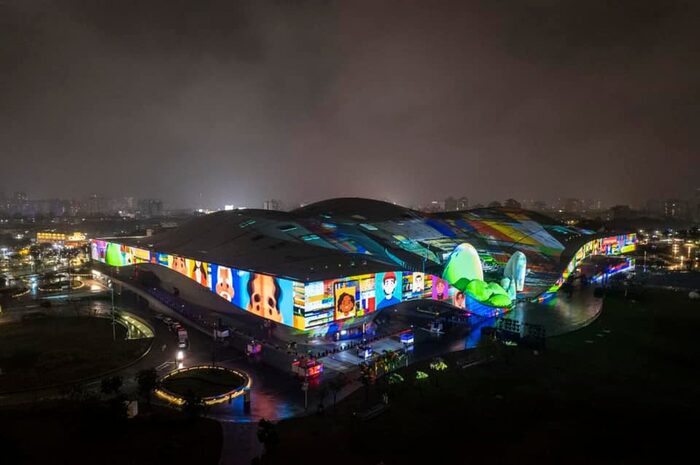 時尚系張哲龍老師操刀2022台灣燈會主燈《島嶼記憶·光舟劇場》舞 台設計